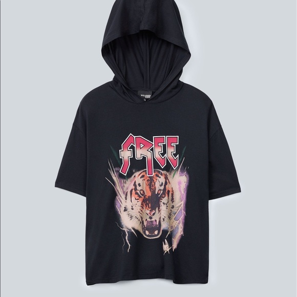 Aritzia Tops - Wilfred Artizia Oversized Free Tiger hooded tee